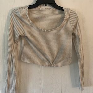 Women’s cropped long sleeve top
